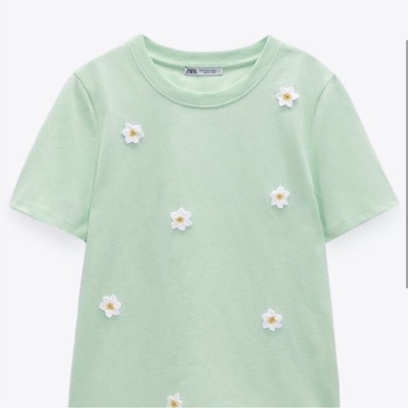 NWT Zara Crocheted Daisies Women's T-Shirt Small - Picture 2 of 13